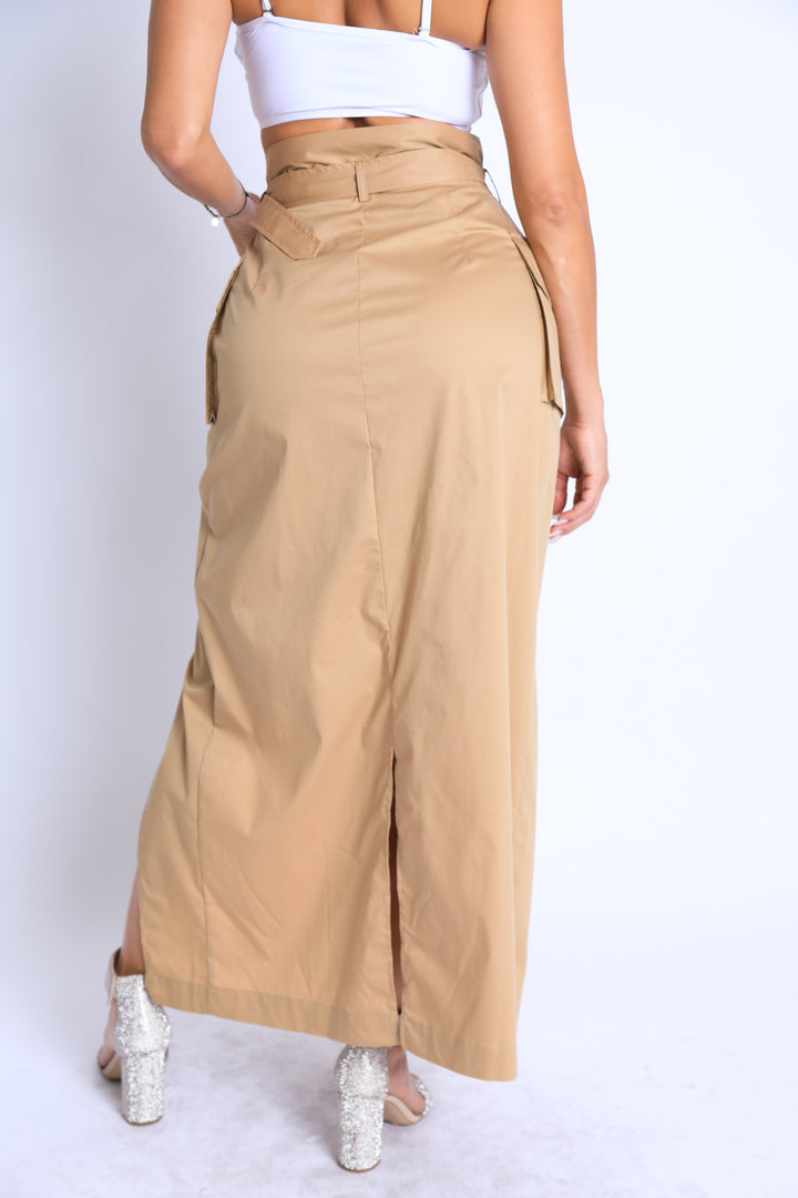 Trench Maxi skirt with high slit with button detail