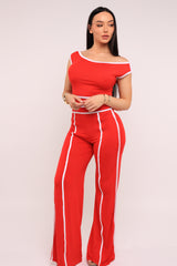 Color contrast detailed off shoulder SET.