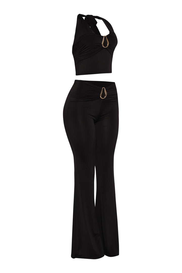  Black sleeveless two piece outfit with stretch and high rise fit
