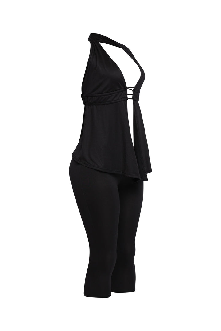 Sexy black matching set with fitted silhouette and high-stretch fabric

