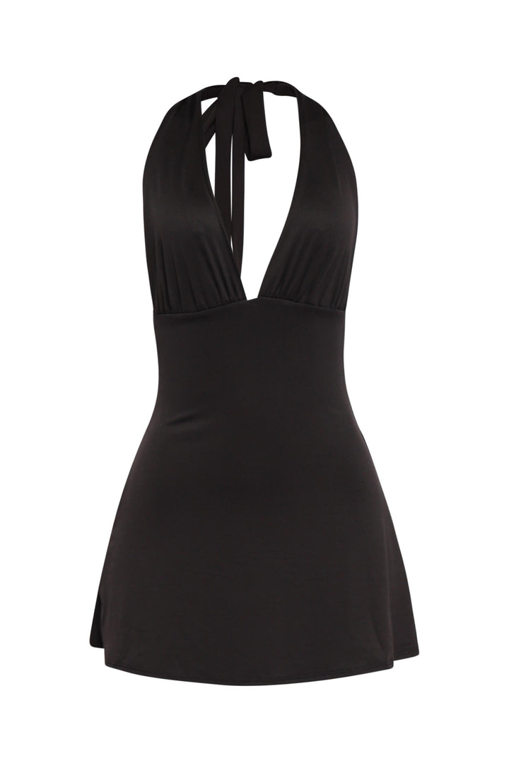 Timeless black mini with curve-loving fit and soft stretch fabric

