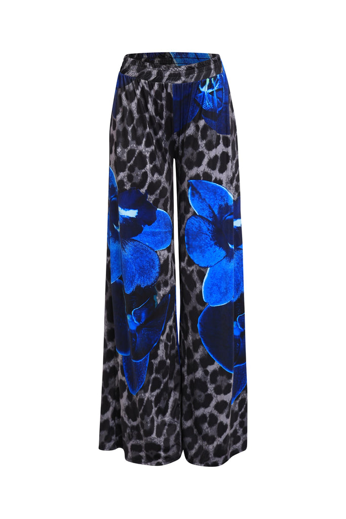 Printed wide leg pants.