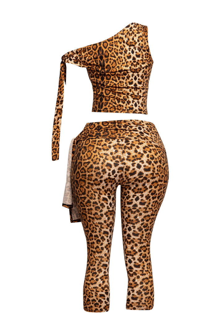 Curve-accentuating leopard set with printed capri leggings and tie-detailed crop top

