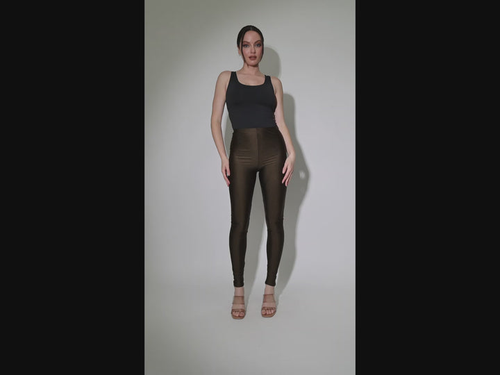 Highwaisted shiny nylon leggings