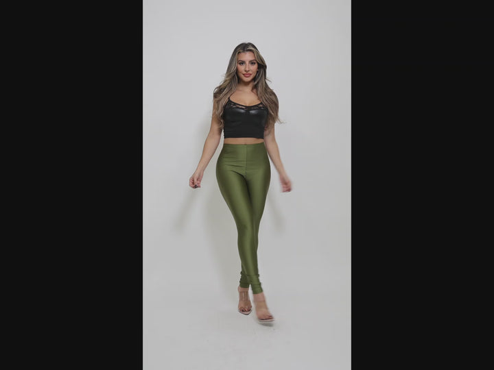 High Waisted shiny nylon leggings in Plus Size